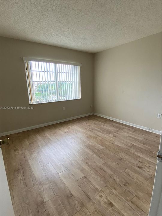 В аренду: $2,200 (2 спален, 2 ванн, 1010 Квадратных фут)