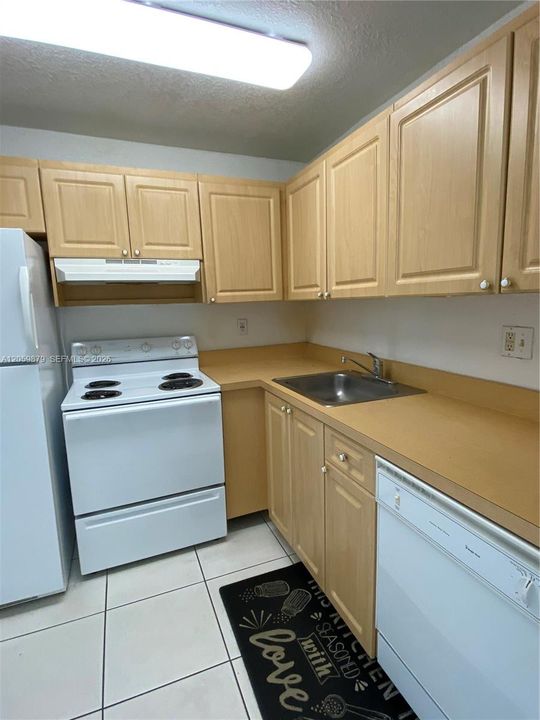 В аренду: $2,200 (2 спален, 2 ванн, 1010 Квадратных фут)