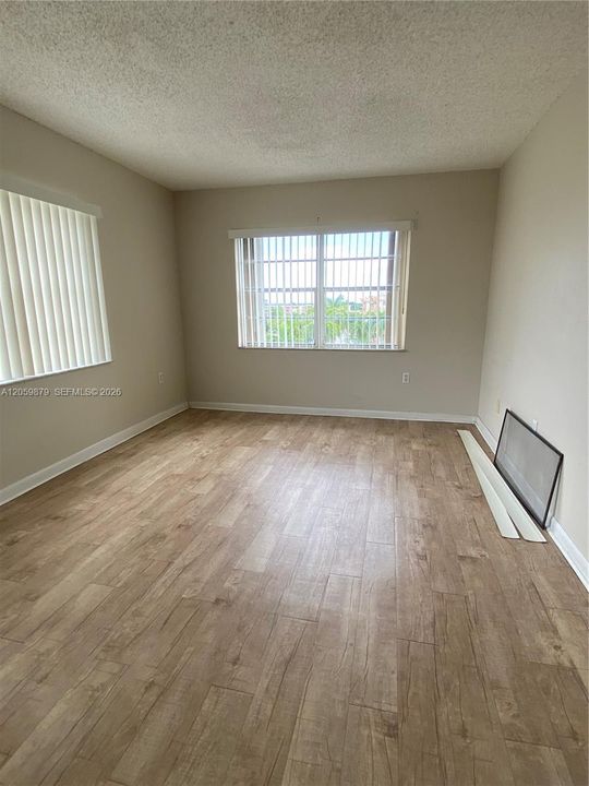 В аренду: $2,200 (2 спален, 2 ванн, 1010 Квадратных фут)
