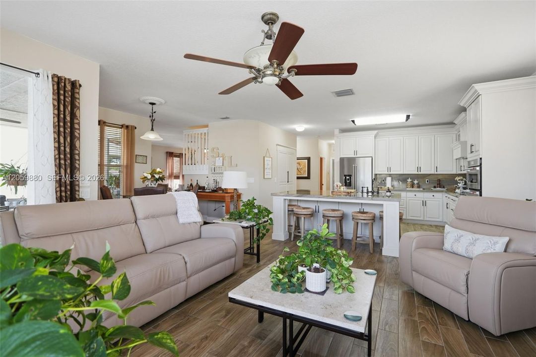 For Sale: $1,090,000 (6 beds, 4 baths, 3192 Square Feet)