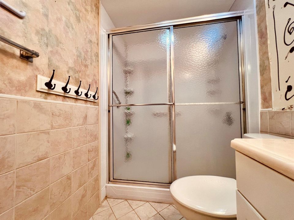 Full Bath with Stepin Shower