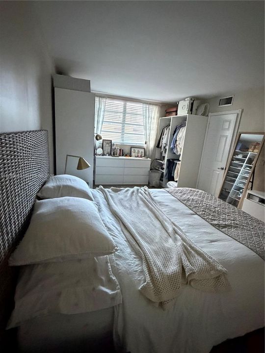 В аренду: $1,900 (1 спален, 1 ванн, 817 Квадратных фут)