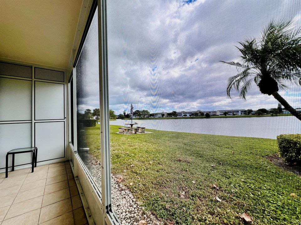 Long Screened Lanai
