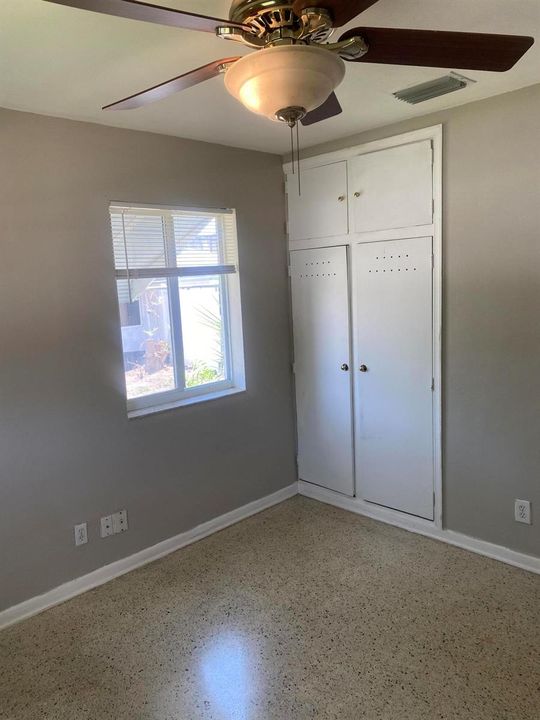 bedroom 2-2