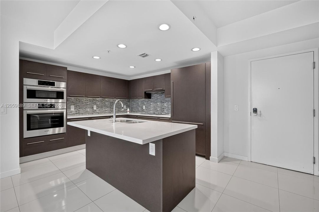En Venta: $460,000 (2 camas, 2 baños, 1244 Pies cuadrados)