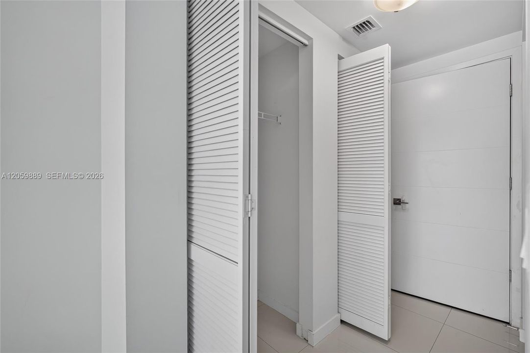 En Venta: $460,000 (2 camas, 2 baños, 1244 Pies cuadrados)