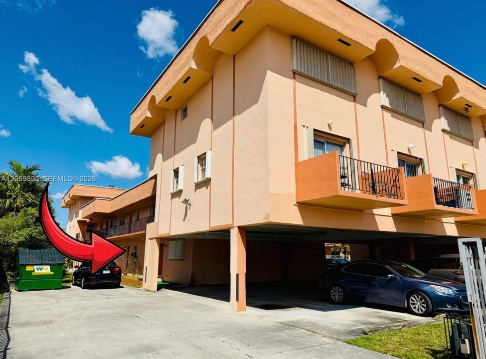 For Rent: $2,500 (2 beds, 2 baths, 977 Square Feet)