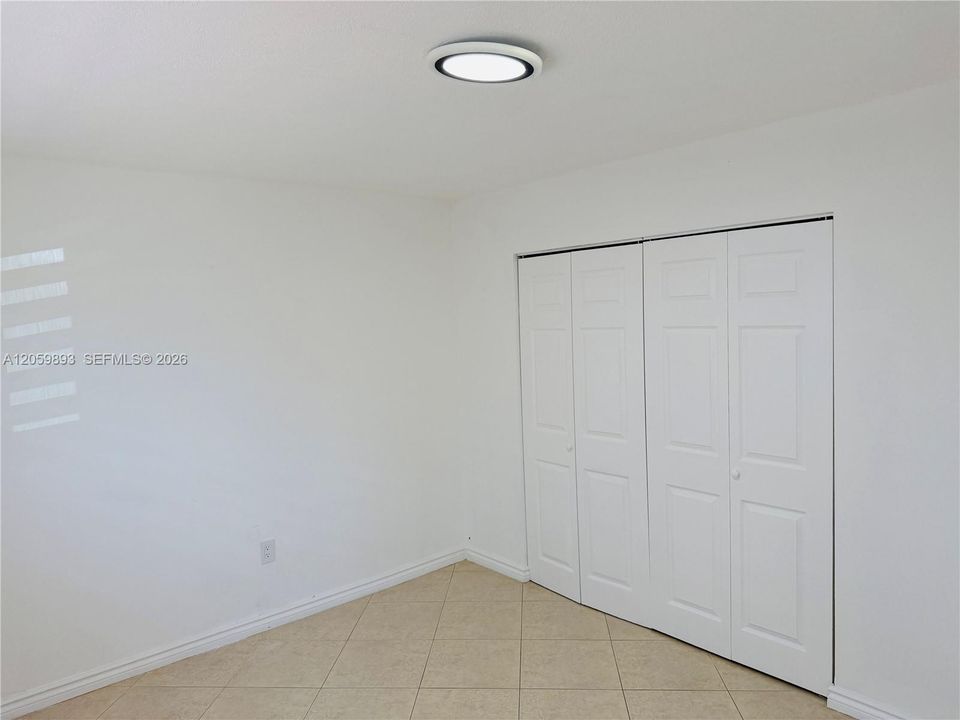 For Rent: $2,500 (2 beds, 2 baths, 977 Square Feet)