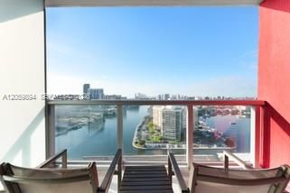 En Venta: $449,000 (2 camas, 2 baños, 1030 Pies cuadrados)