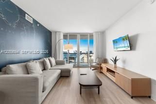 En Venta: $449,000 (2 camas, 2 baños, 1030 Pies cuadrados)