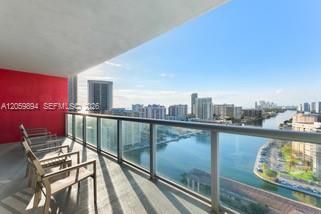 En Venta: $449,000 (2 camas, 2 baños, 1030 Pies cuadrados)