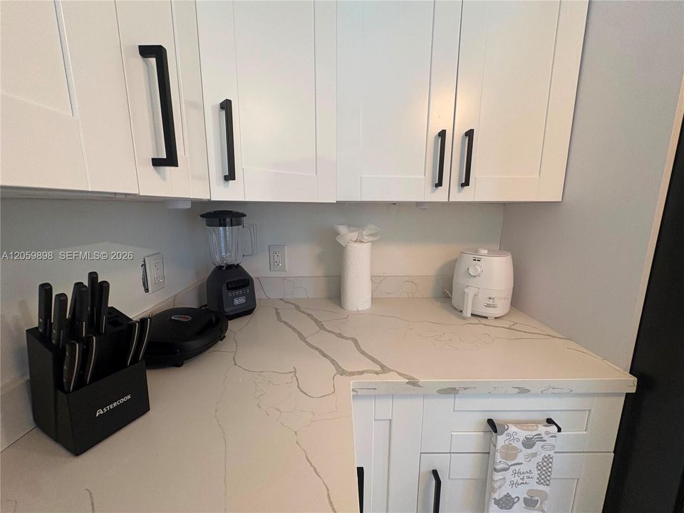 В аренду: $2,700 (2 спален, 1 ванн, 792 Квадратных фут)
