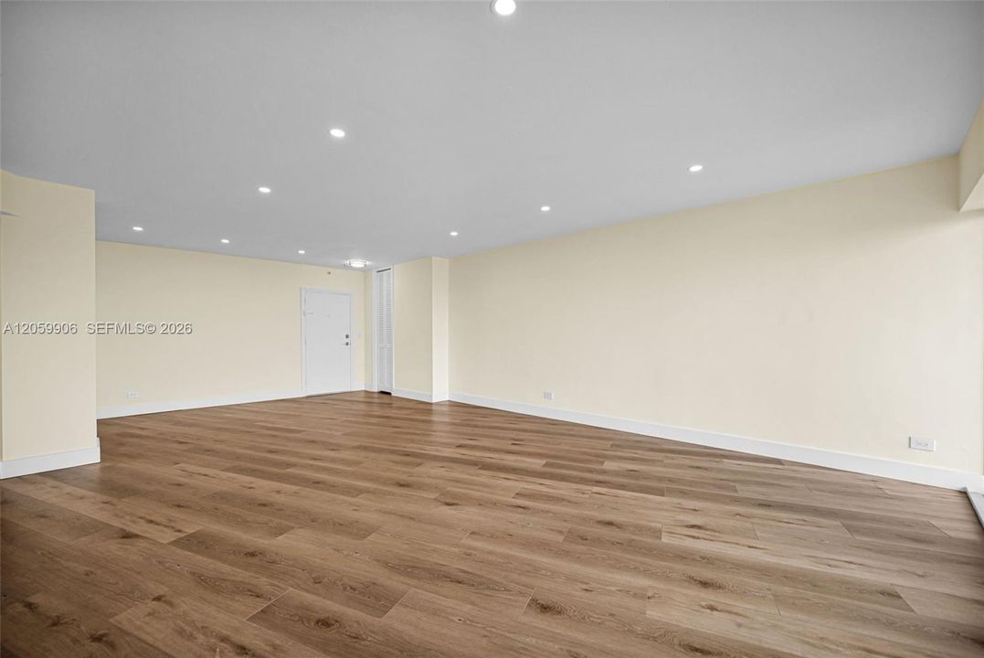 В аренду: $2,500 (2 спален, 2 ванн, 1357 Квадратных фут)