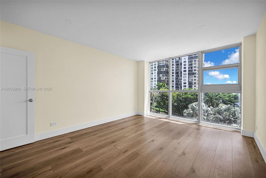 В аренду: $2,500 (2 спален, 2 ванн, 1357 Квадратных фут)