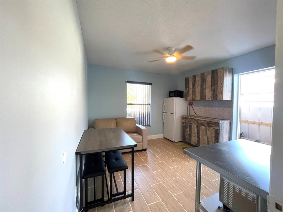 Efficiency Kitchen & Dining Area