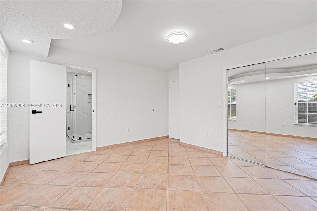 На продажу: $699,900 (3 спален, 2 ванн, 1705 Квадратных фут)