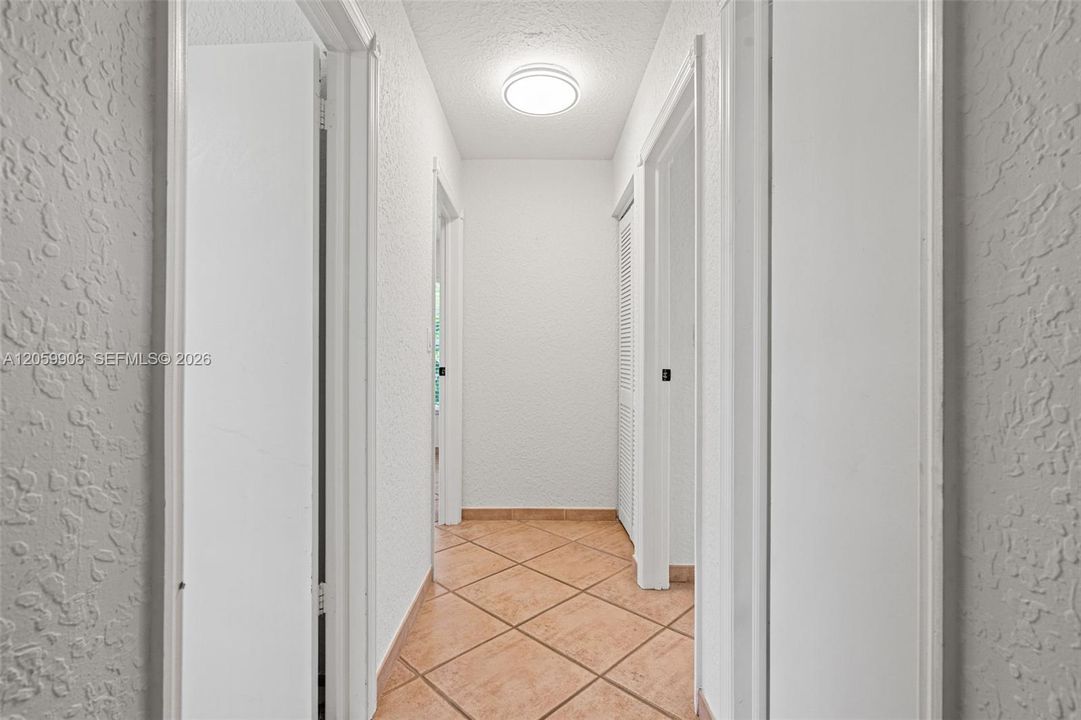 На продажу: $699,900 (3 спален, 2 ванн, 1705 Квадратных фут)