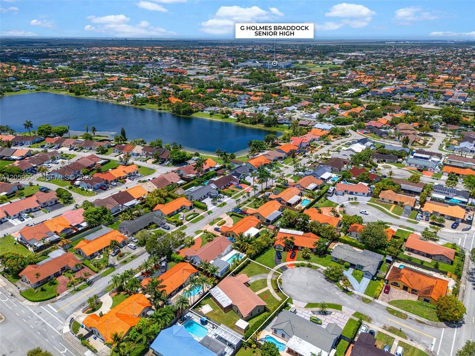 На продажу: $699,900 (3 спален, 2 ванн, 1705 Квадратных фут)