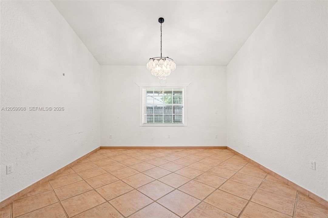 На продажу: $699,900 (3 спален, 2 ванн, 1705 Квадратных фут)