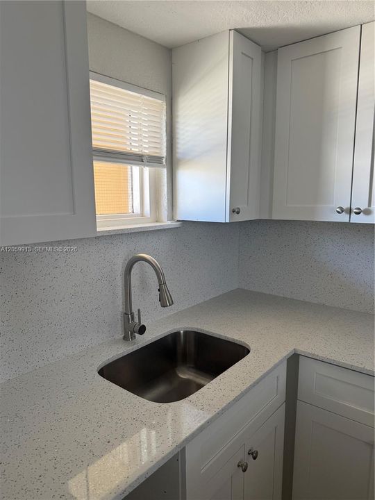 В аренду: $2,050 (1 спален, 1 ванн, 810 Квадратных фут)