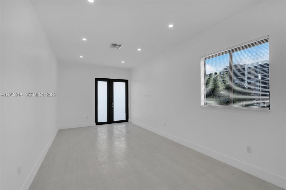 В аренду: $3,300 (3 спален, 2 ванн, 0 Квадратных фут)