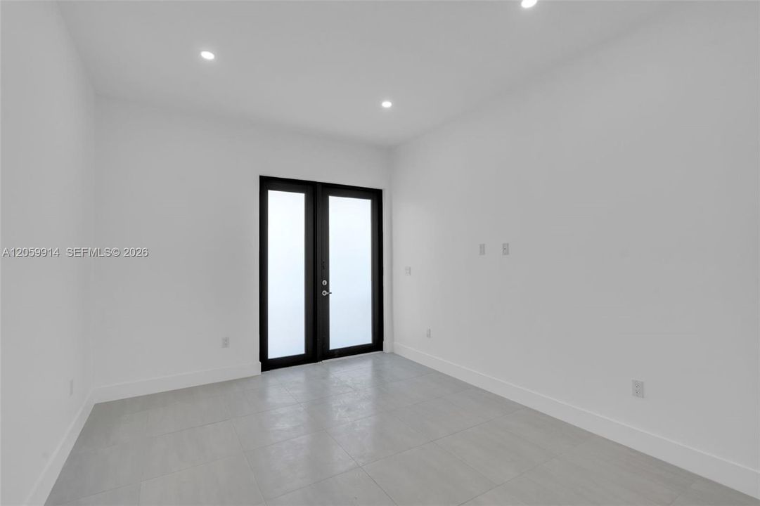 В аренду: $3,300 (3 спален, 2 ванн, 0 Квадратных фут)