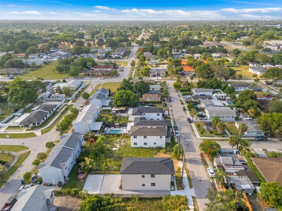 В аренду: $3,300 (3 спален, 2 ванн, 0 Квадратных фут)