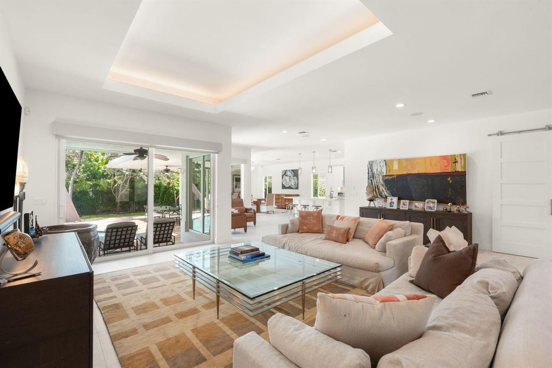 22-web-or-mls-2517 NE 13th St, Fort Laud