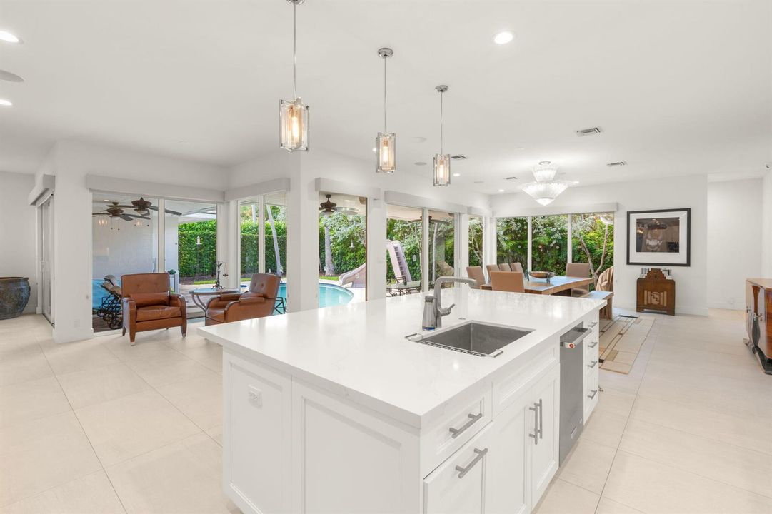42-web-or-mls-2517 NE 13th St, Fort Laud