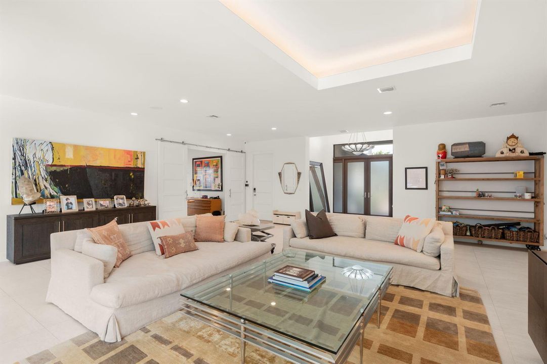 20-web-or-mls-2517 NE 13th St, Fort Laud