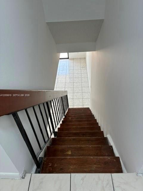 В аренду: $2,400 (2 спален, 2 ванн, 1045 Квадратных фут)