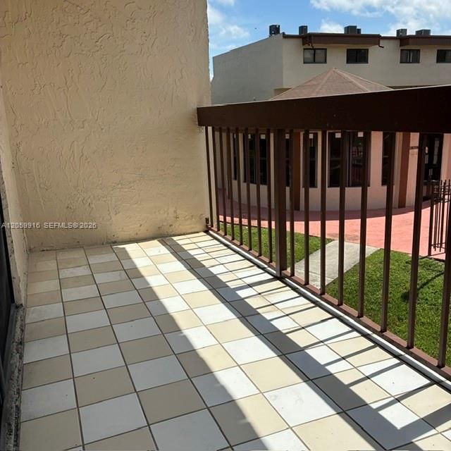 В аренду: $2,400 (2 спален, 2 ванн, 1045 Квадратных фут)