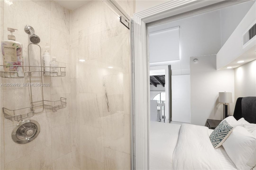 В аренду: $3,200 (1 спален, 1 ванн, 1050 Квадратных фут)