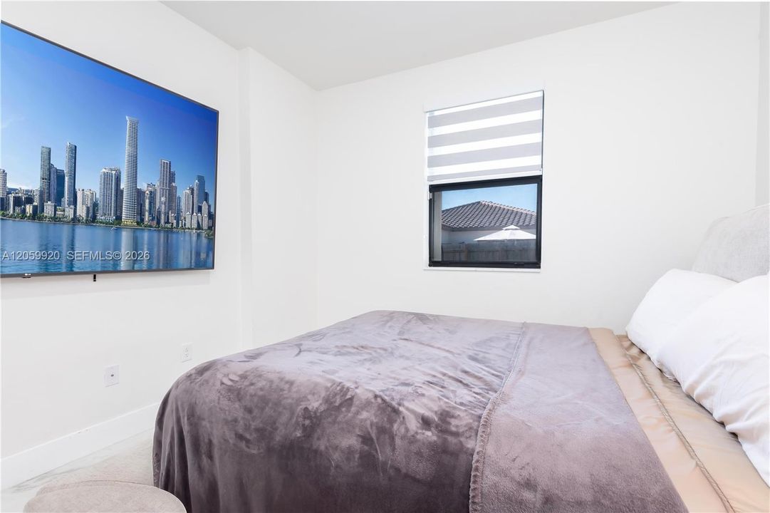 En Venta: $730,000 (5 camas, 3 baños, 2640 Pies cuadrados)