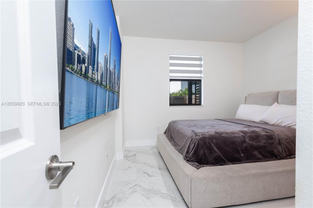 En Venta: $730,000 (5 camas, 3 baños, 2640 Pies cuadrados)