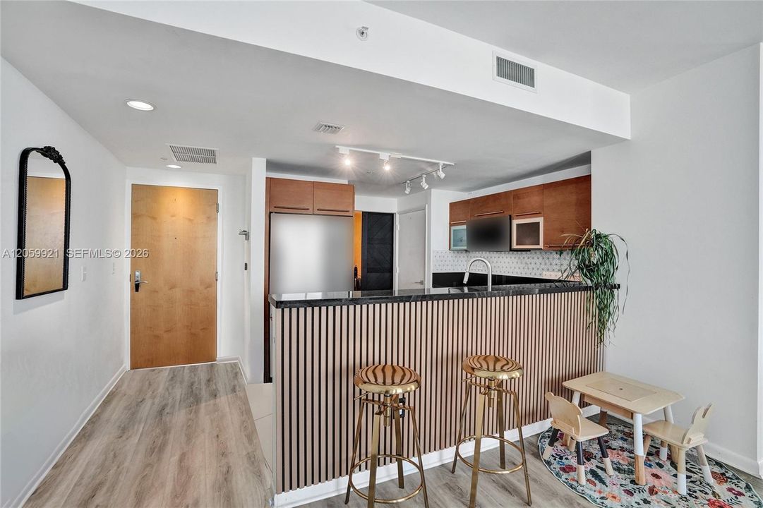 For Rent: $4,000 (2 beds, 2 baths, 1363 Square Feet)
