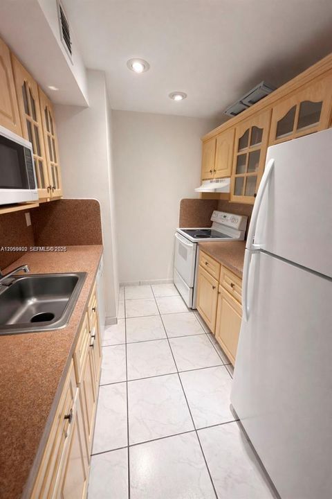 В аренду: $2,575 (2 спален, 2 ванн, 1190 Квадратных фут)
