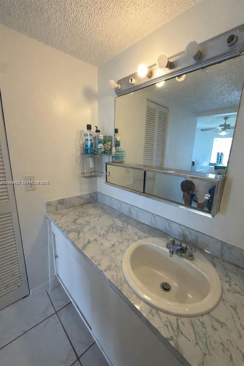 В аренду: $2,575 (2 спален, 2 ванн, 1190 Квадратных фут)