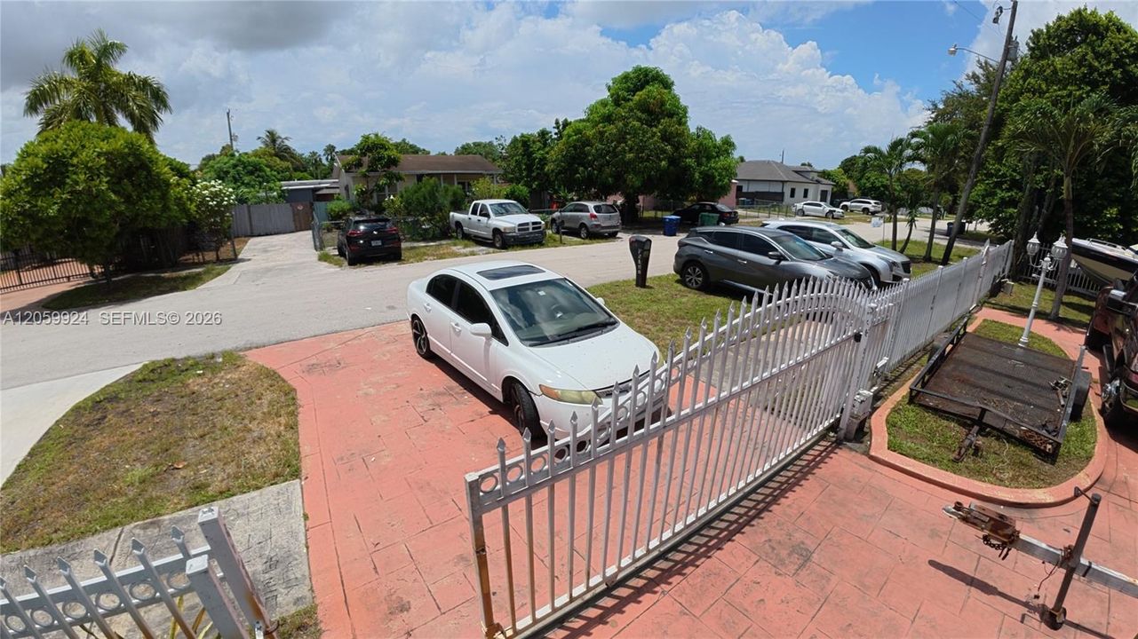 En Venta: $475,000 (4 camas, 3 baños, 1485 Pies cuadrados)