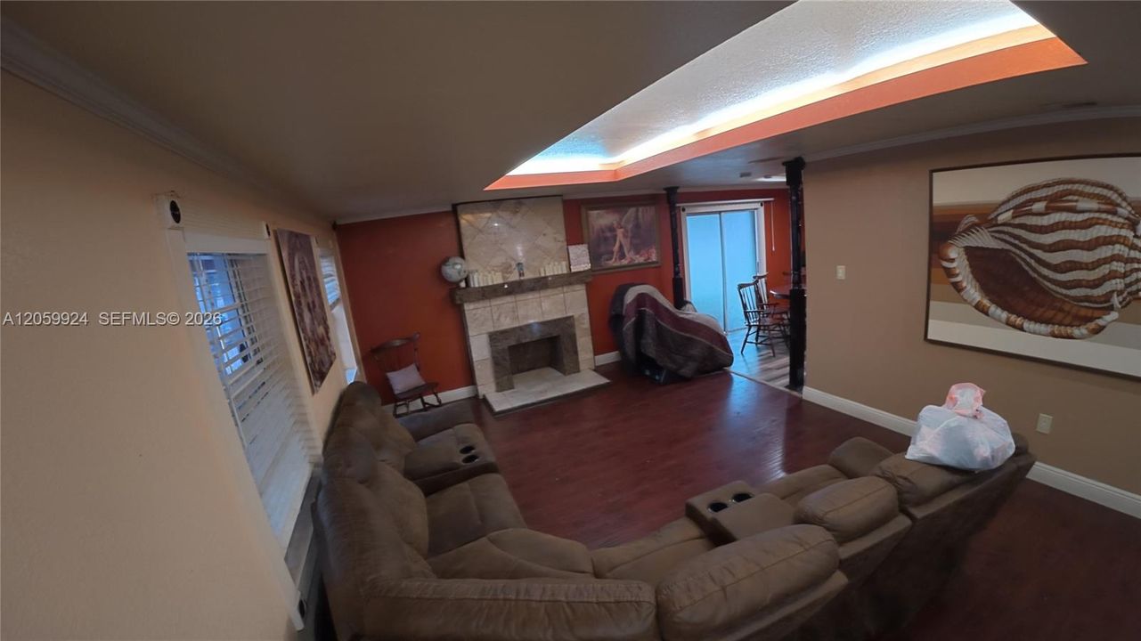 En Venta: $475,000 (4 camas, 3 baños, 1485 Pies cuadrados)