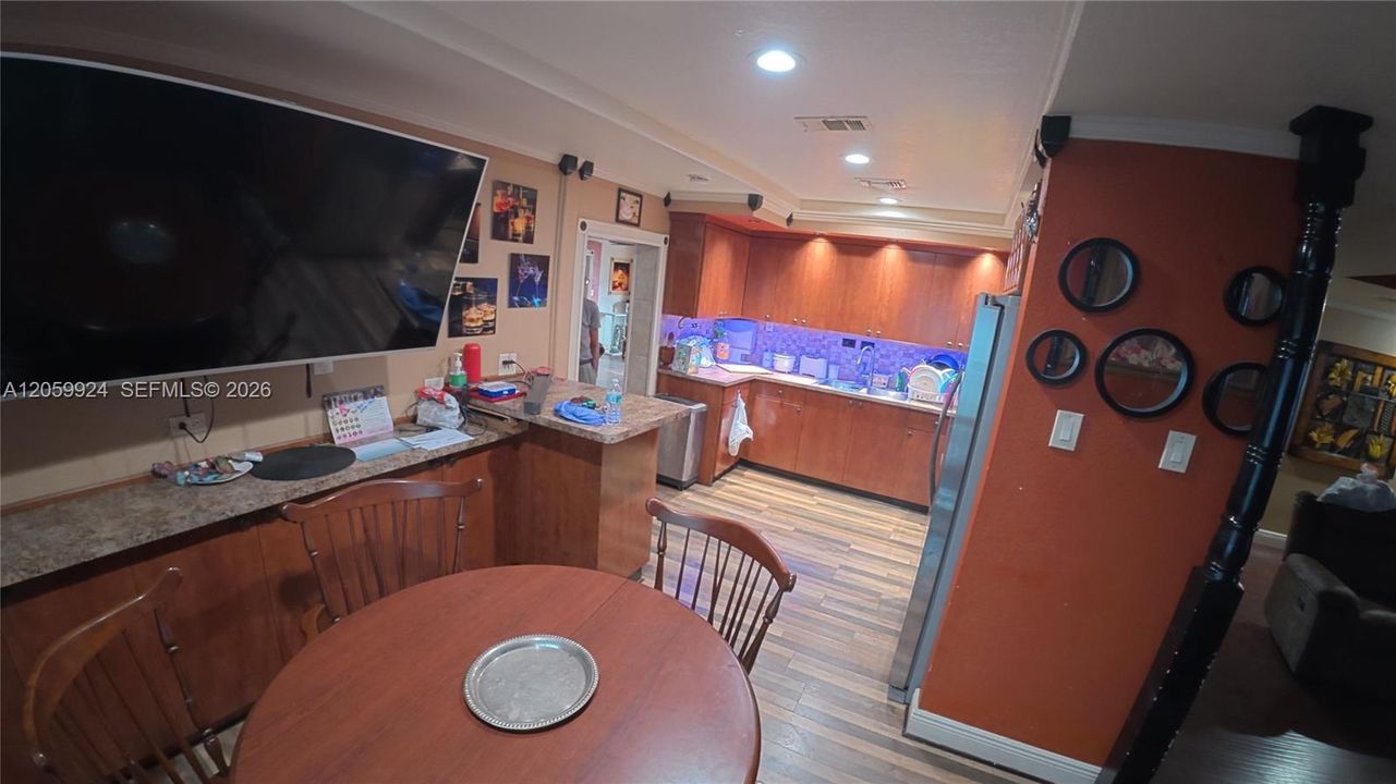 En Venta: $475,000 (4 camas, 3 baños, 1485 Pies cuadrados)