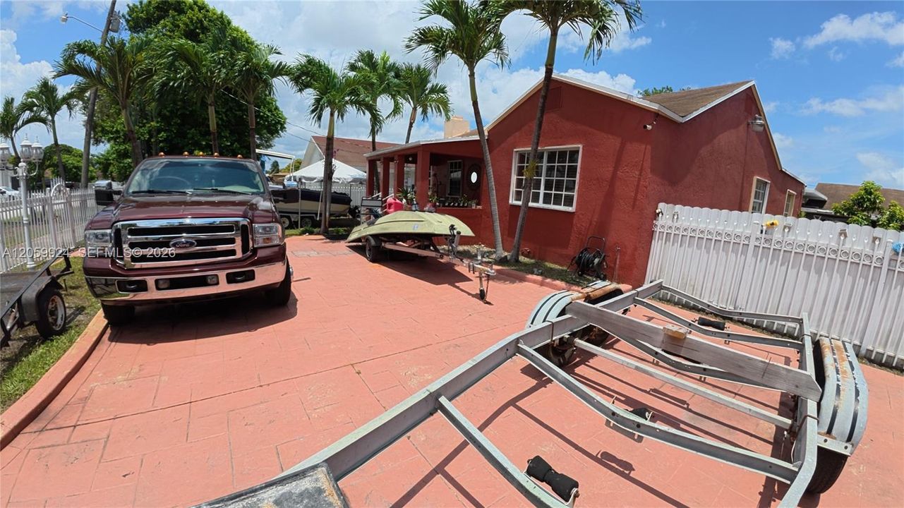 En Venta: $475,000 (4 camas, 3 baños, 1485 Pies cuadrados)