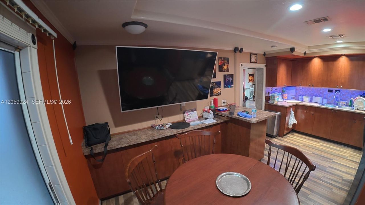 En Venta: $475,000 (4 camas, 3 baños, 1485 Pies cuadrados)