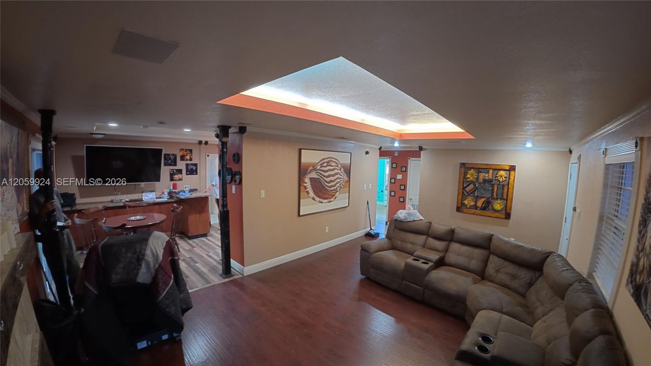 En Venta: $475,000 (4 camas, 3 baños, 1485 Pies cuadrados)