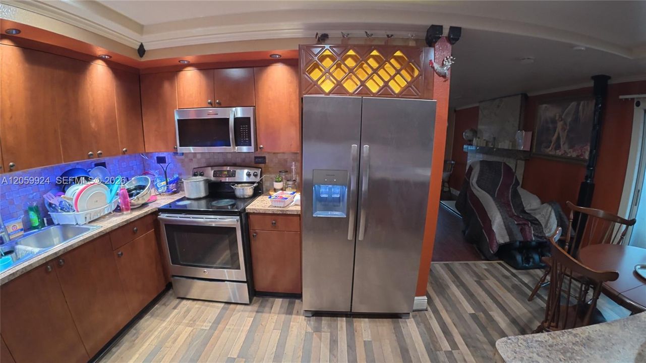 En Venta: $475,000 (4 camas, 3 baños, 1485 Pies cuadrados)