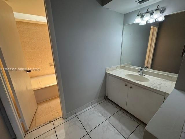 В аренду: $2,450 (2 спален, 2 ванн, 1214 Квадратных фут)