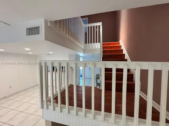 В аренду: $2,450 (2 спален, 2 ванн, 1214 Квадратных фут)