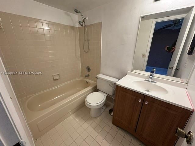 В аренду: $2,450 (2 спален, 2 ванн, 1214 Квадратных фут)