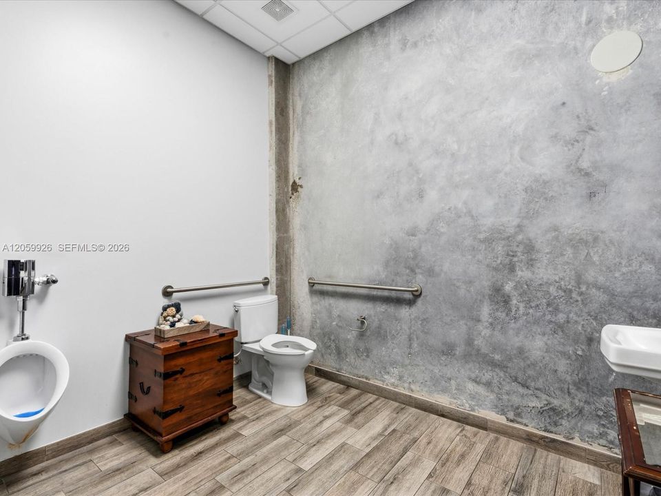 For Sale: $2,199,999 (0 beds, 0 baths, 0 Square Feet)