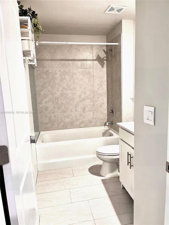 На продажу: $309,900 (4 спален, 2 ванн, 1485 Квадратных фут)
